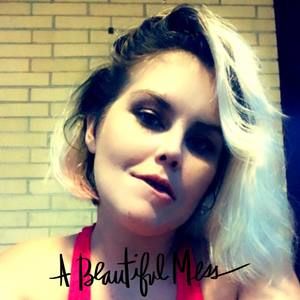 Meet your Posher, Cassandra